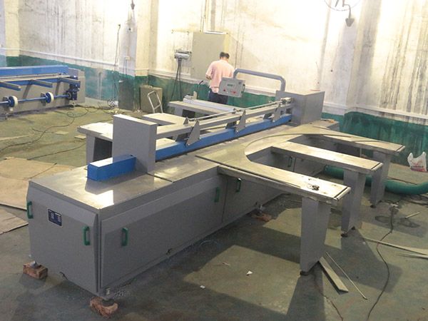 自动开料机